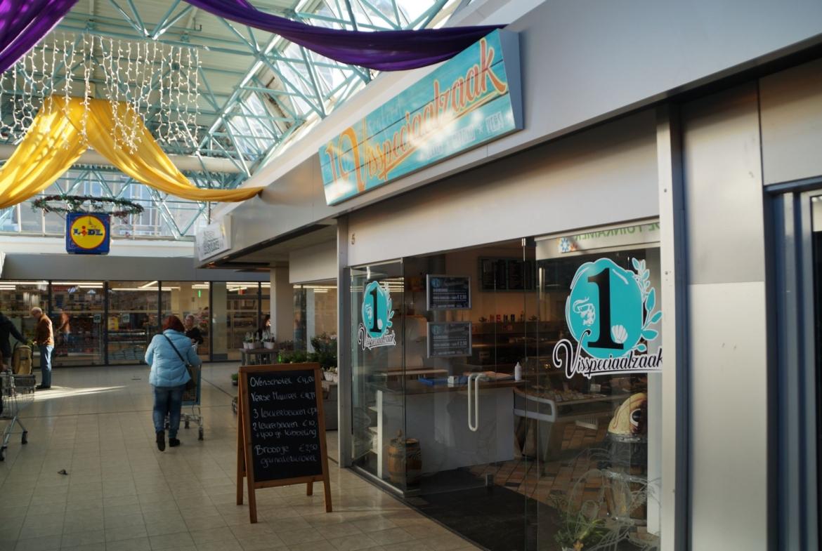 VERKOCHT - Visspeciaalzaak "Winkelcentrum De Scholver" Capelle aan den